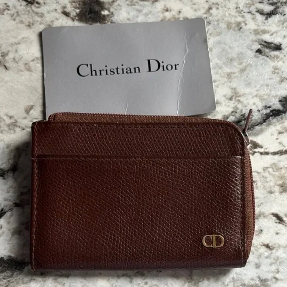 CHRISTIAN DIOR BROWN LEATHER COMPACT WALLET w Gold LOGO HARDWARE EUC UNISEX